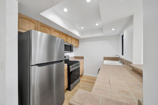 7307 Haskell Avenue 4, Van Nuys, CA 91406