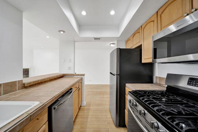 7307 Haskell Avenue 4, Van Nuys, CA 91406