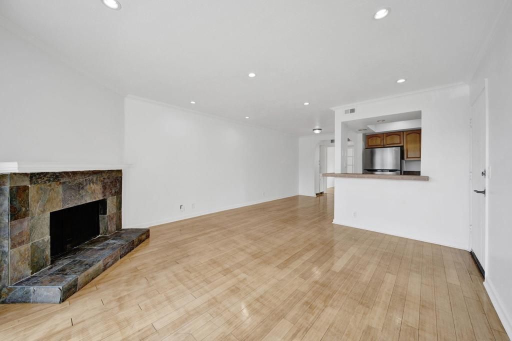 7307 Haskell Avenue 4, Van Nuys, CA 91406