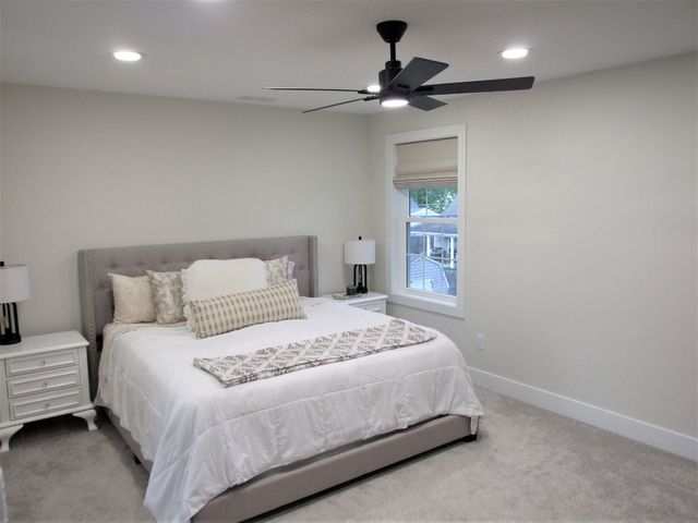 37 NARCISSUS LN, Levittown, PA 19054