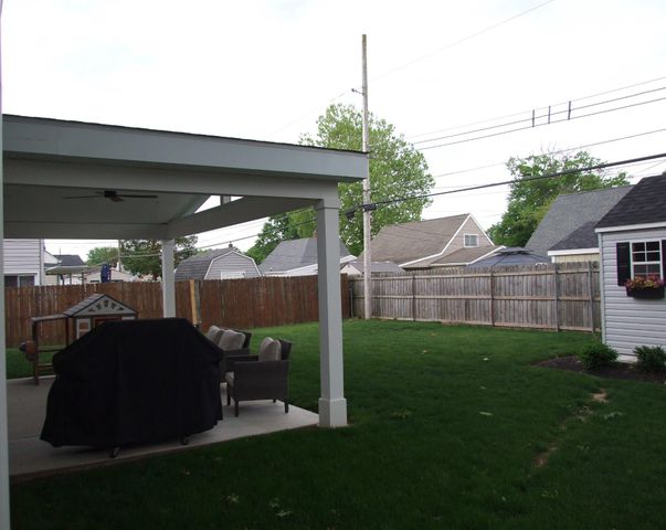37 NARCISSUS LN, Levittown, PA 19054