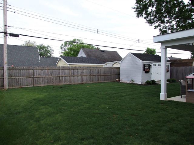 37 NARCISSUS LN, Levittown, PA 19054
