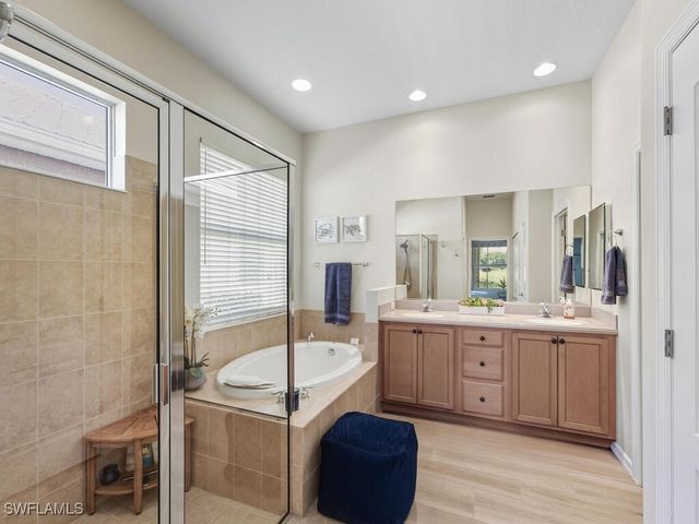 10304 Porto Romano DR, Miromar Lakes, FL 33913