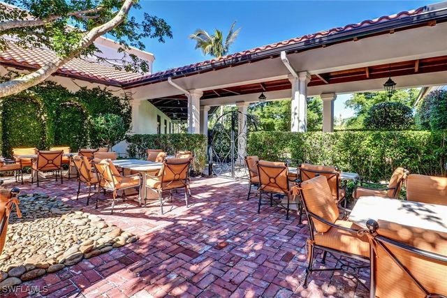 10304 Porto Romano DR, Miromar Lakes, FL 33913