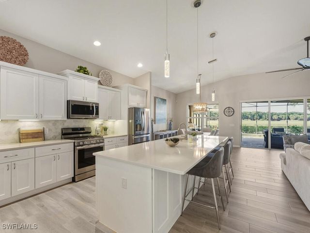 10304 Porto Romano DR, Miromar Lakes, FL 33913