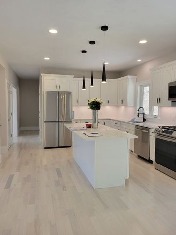 77 Jennings Rd, Charlton, MA 01507