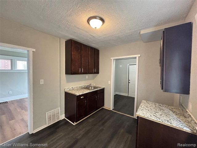 242 Ferris Street, Highland Park, MI 48203