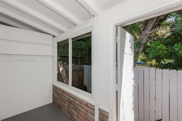 1914 Dewey St B, Hollywood, FL 33020