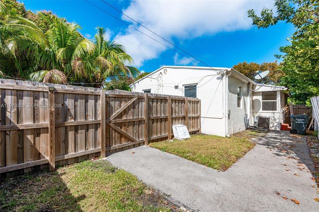 1914 Dewey St B, Hollywood, FL 33020