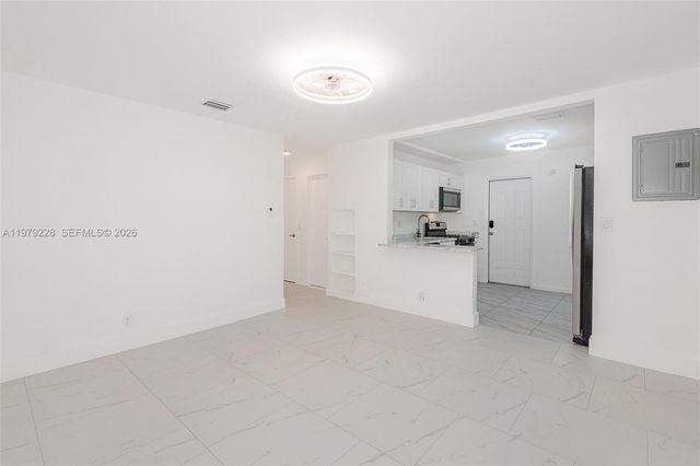 1914 Dewey St B, Hollywood, FL 33020