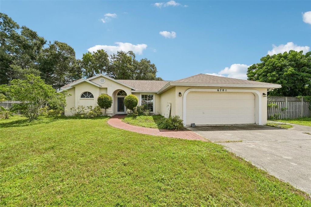 6701 3RD STREET W, BRADENTON, FL 34207 — exterior
