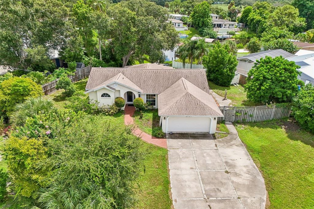 Image 16 of property listing at 6701 3RD STREET W, Bradenton, FL 34207