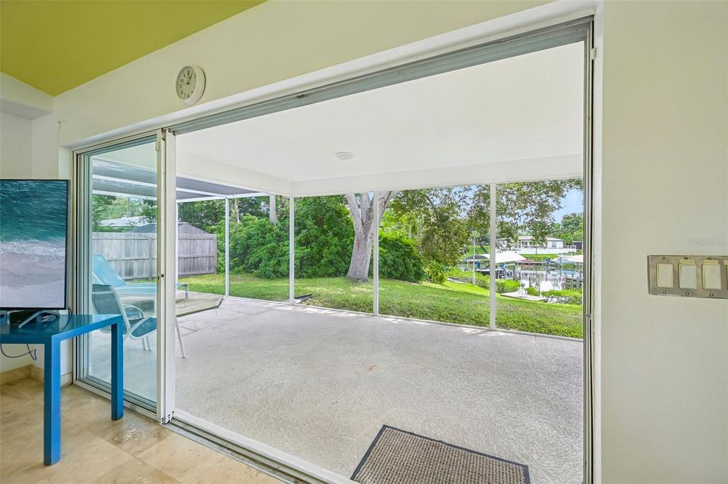 Image 10 of property listing at 6701 3RD STREET W, Bradenton, FL 34207