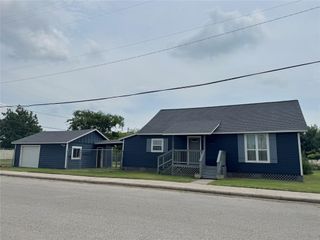 1130 W Broad Street, Freeport, TX 77541