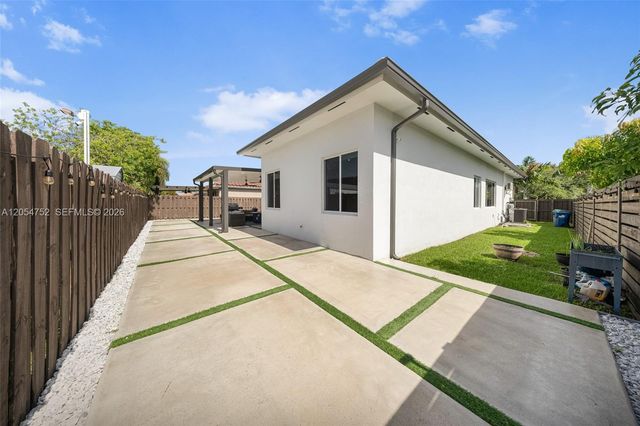 15274 SW 176th Lane, Miami, FL 33187