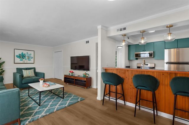 7801 Shoal Creek BLVD 240, Austin, TX 78757