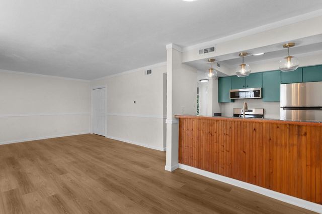 7801 Shoal Creek BLVD 240, Austin, TX 78757