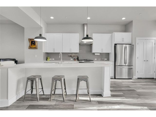 7040 W Alaska Dr, Lakewood, CO 80226