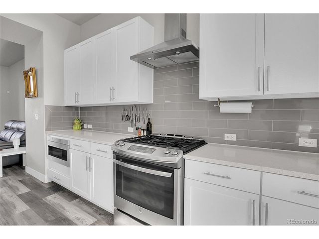 7040 W Alaska Dr, Lakewood, CO 80226