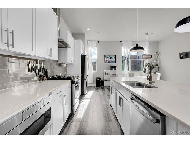 7040 W Alaska Dr, Lakewood, CO 80226