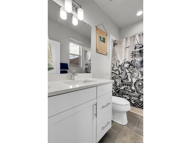 7040 W Alaska Dr, Lakewood, CO 80226