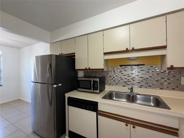 2011 CARIBBEAN DRIVE N, Kissimmee, FL 34741