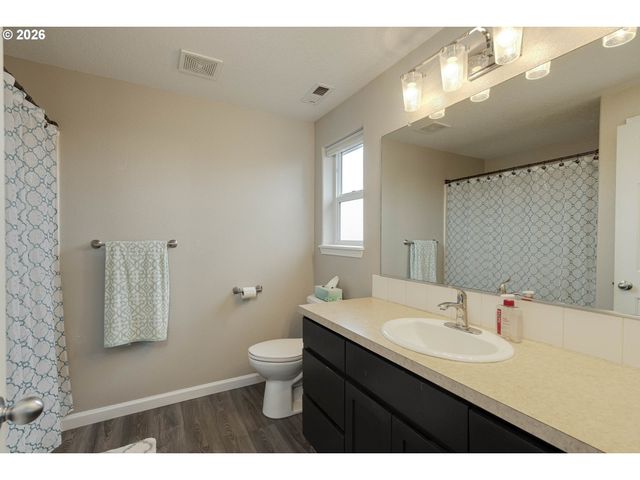 2149 Ne GRANDHAVEN St, Mc Minnville, OR 97128