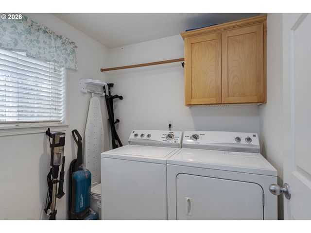 2149 Ne GRANDHAVEN St, Mc Minnville, OR 97128