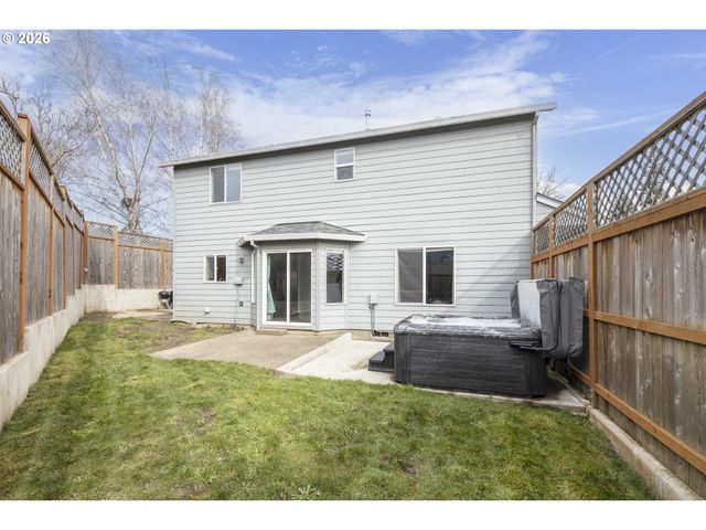 2149 Ne GRANDHAVEN St, Mc Minnville, OR 97128