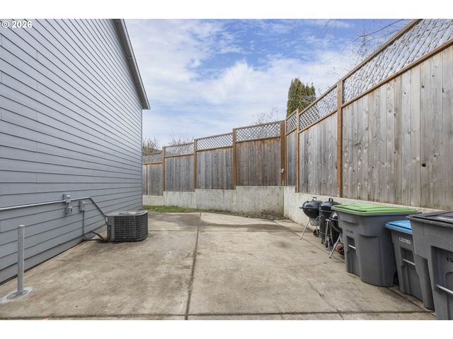 2149 Ne GRANDHAVEN St, Mc Minnville, OR 97128