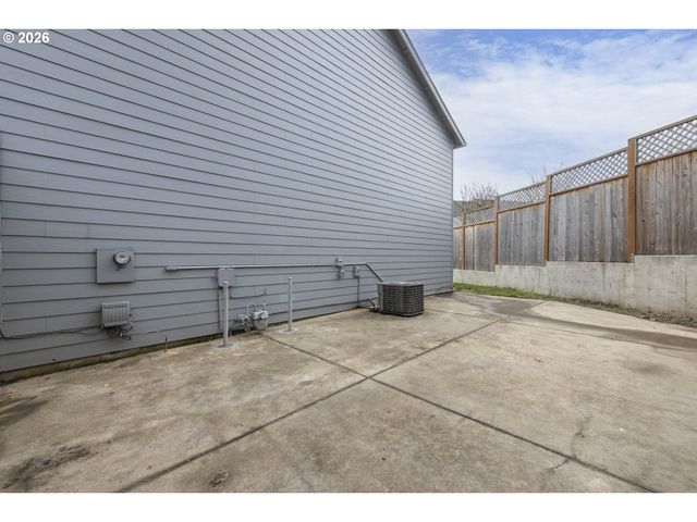 2149 Ne GRANDHAVEN St, Mc Minnville, OR 97128