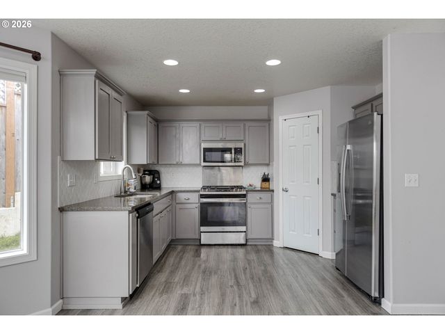 2149 Ne GRANDHAVEN St, Mc Minnville, OR 97128