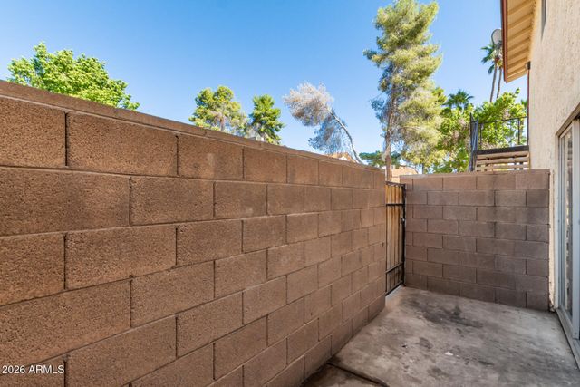 860 E Brown Road 18, Mesa, AZ 85203