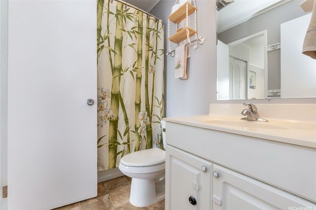 98-715 F Kaonohi Street 26, Aiea, HI 96701