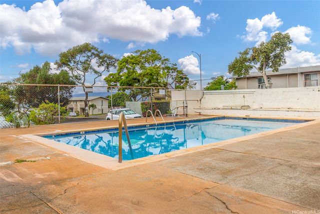 98-715 F Kaonohi Street 26, Aiea, HI 96701