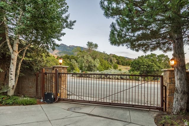 3467 E DANISH RD, Cottonwood Heights, UT 84093