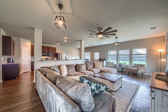 7421 SUMMER BLOSSOM CT, Converse, TX 78109