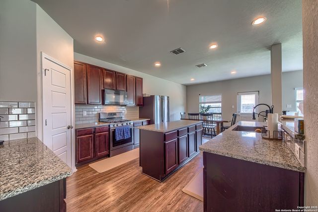7421 SUMMER BLOSSOM CT, Converse, TX 78109