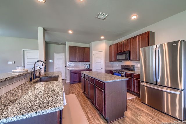7421 SUMMER BLOSSOM CT, Converse, TX 78109