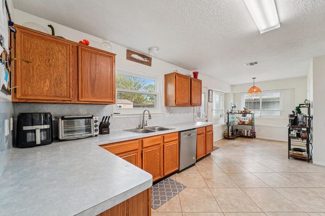 2202 Dublin Drive, League City, TX 77573