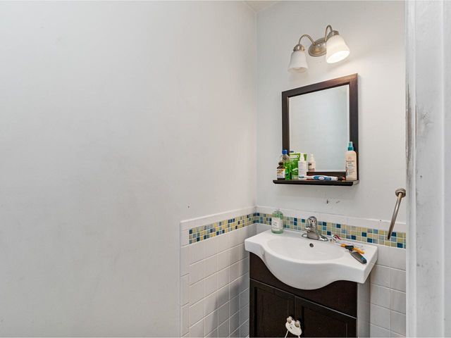 11 Leclair Street, Winooski, VT 05404