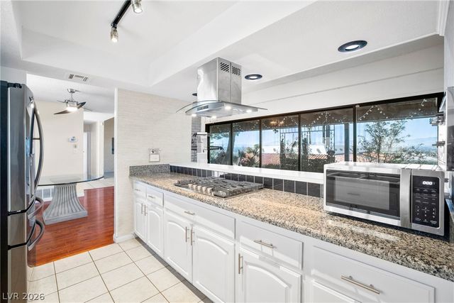 6744 Mountridge Drive, Las Vegas, NV 89110