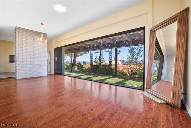 6744 Mountridge Drive, Las Vegas, NV 89110