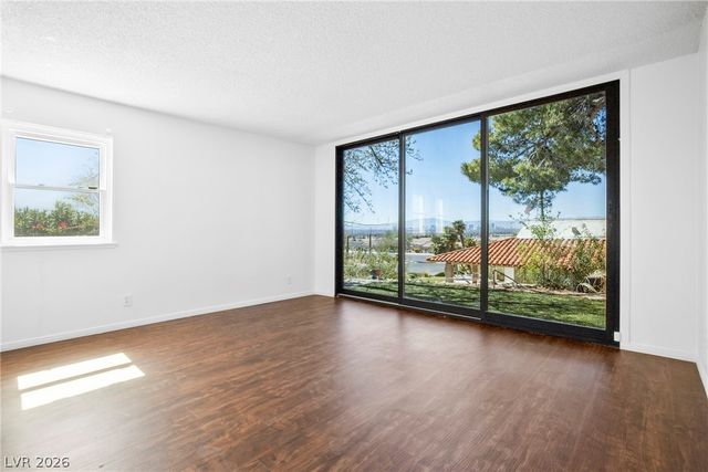 6744 Mountridge Drive, Las Vegas, NV 89110