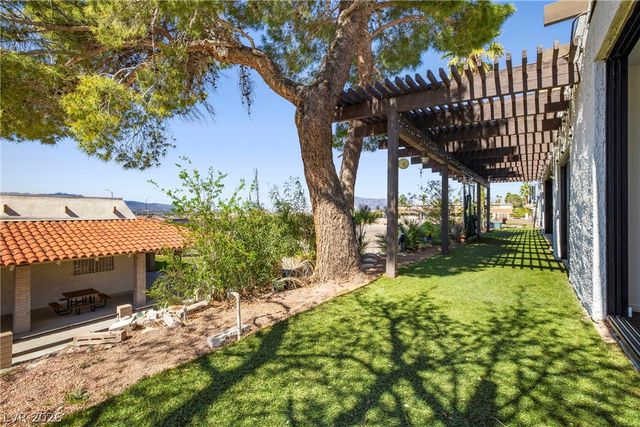 6744 Mountridge Drive, Las Vegas, NV 89110