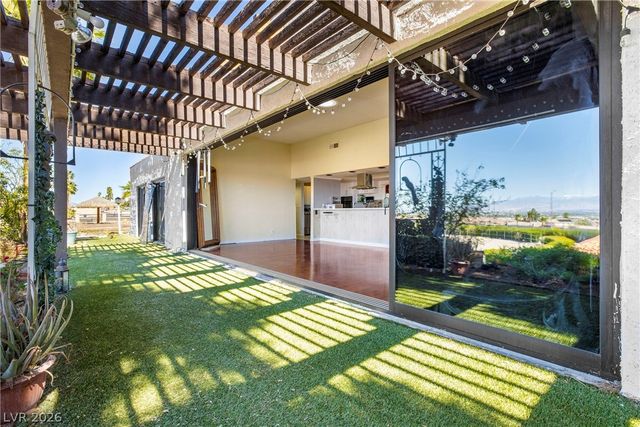 6744 Mountridge Drive, Las Vegas, NV 89110