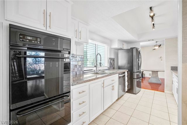 6744 Mountridge Drive, Las Vegas, NV 89110