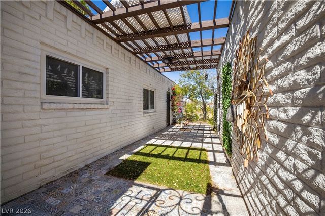 6744 Mountridge Drive, Las Vegas, NV 89110