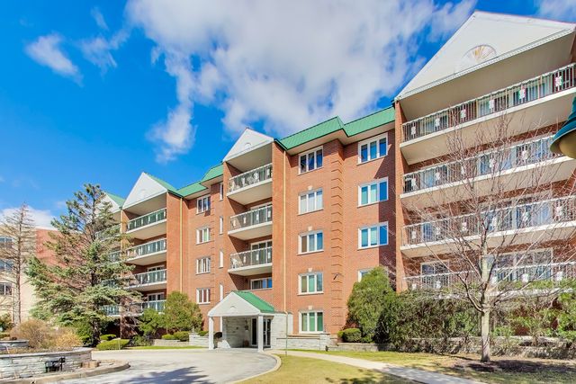 6980 W Touhy Avenue 402, Niles, IL 60714