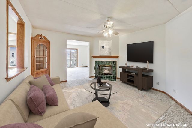 6980 W Touhy Avenue 402, Niles, IL 60714